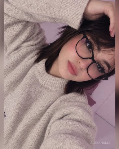 AlexaHalle photo