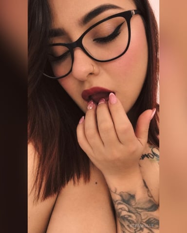 AlexaHalle photo