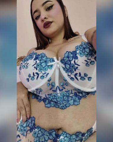 AlexaHalle photo