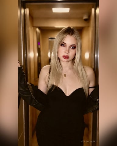 HyileyClark photo