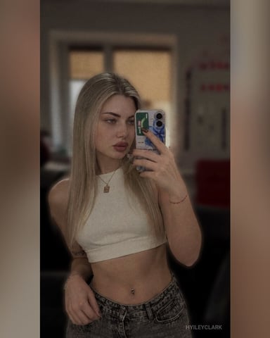 HyileyClark photo