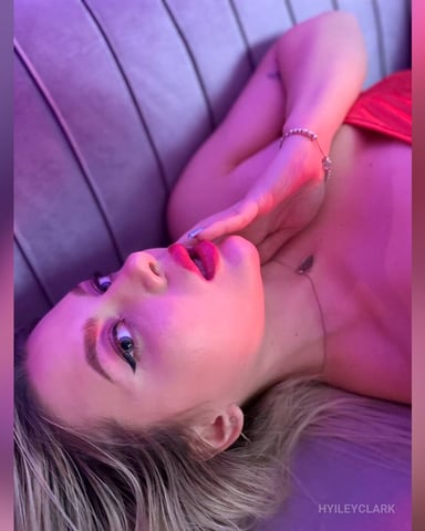 HyileyClark photo