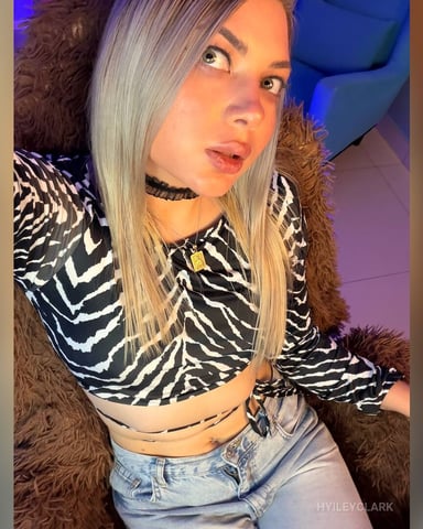 HyileyClark photo
