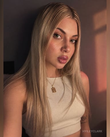 HyileyClark photo