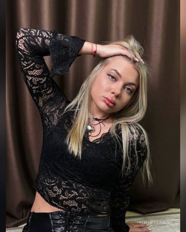 HyileyClark photo