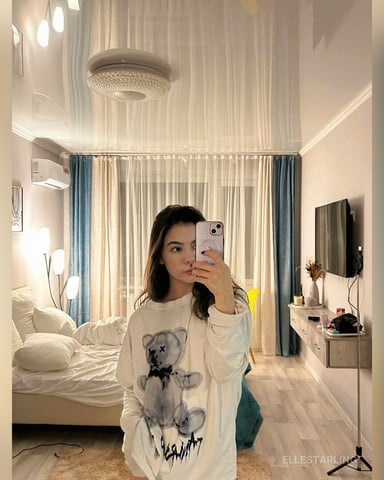 ElleStarling photo