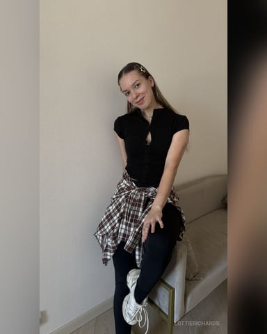 LottieRichards photo