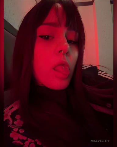 MaeveLith foto