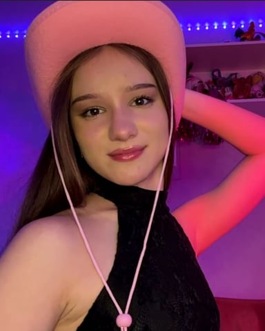 TrinaKanno Foto