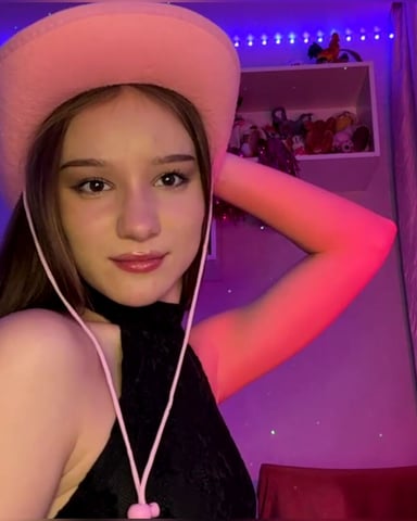 TrinaKanno Foto