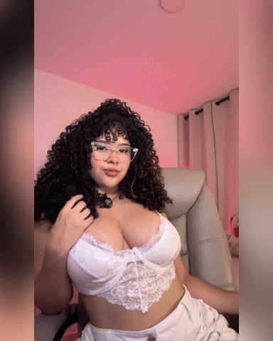 EmilyJune photo