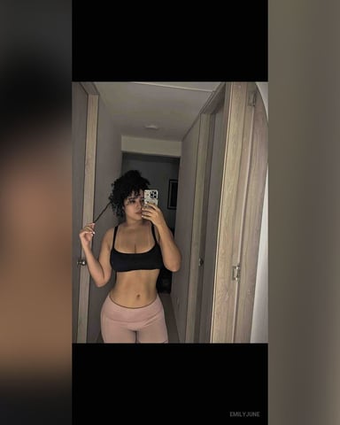 EmilyJune photo