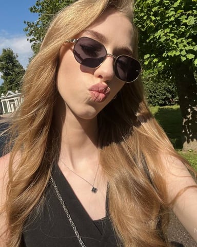 NikkiTenerovich Foto