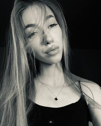 NikkiTenerovich Foto