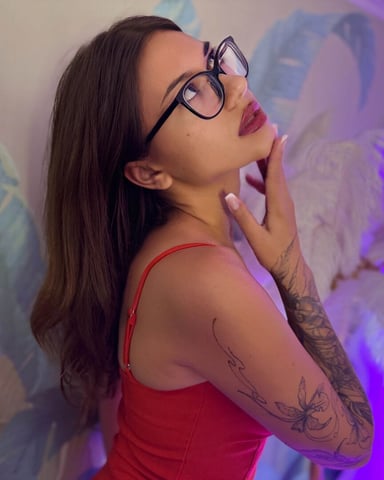 AdelinaHoney photo