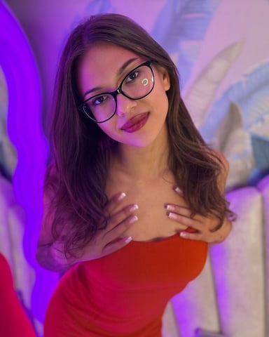 AdelinaHoney photo