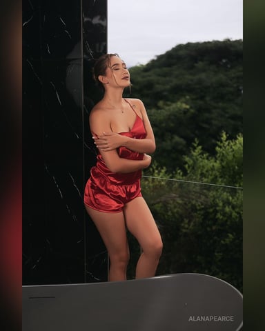 AlanaPearce foto