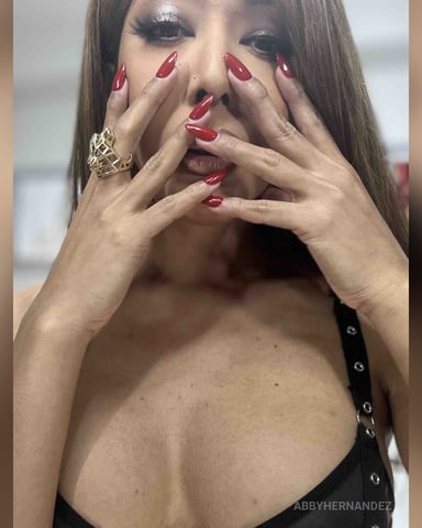 AbbyHernandez foto