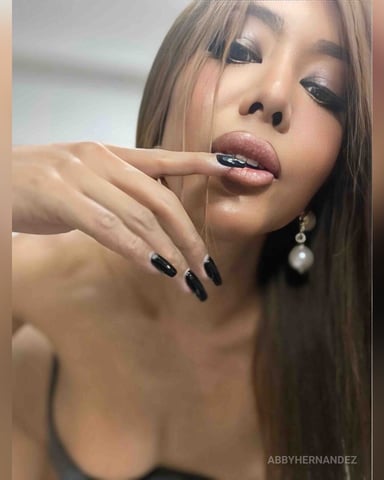 AbbyHernandez foto