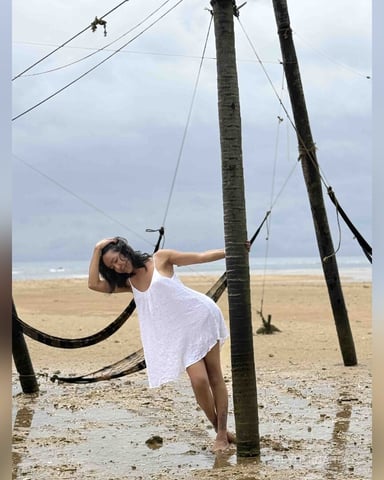 AbbyHernandez foto