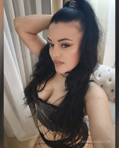 AnnaliseAshton foto