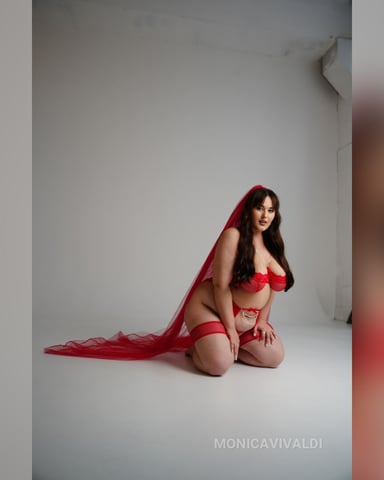 MonicaVivaldi photo