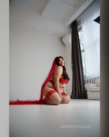 MonicaVivaldi photo