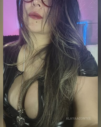 AlayaaContee Foto