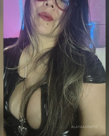 AlayaaContee Foto