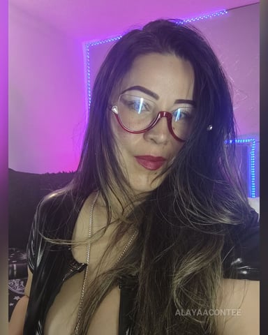 AlayaaContee Foto
