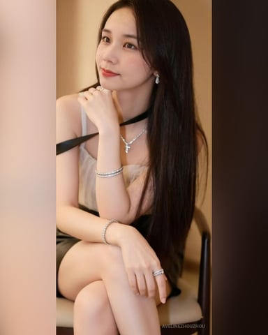 AvelineZhouzhou photo