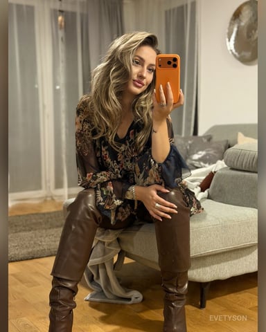 EveTyson photo
