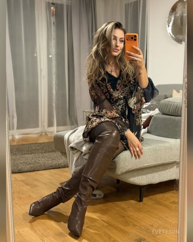 EveTyson photo