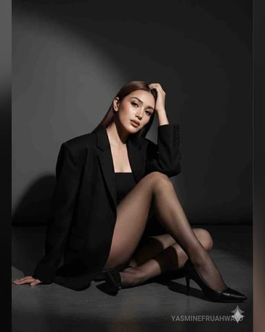 YasmineFruahwald foto