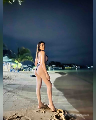 YasmineFruahwald foto