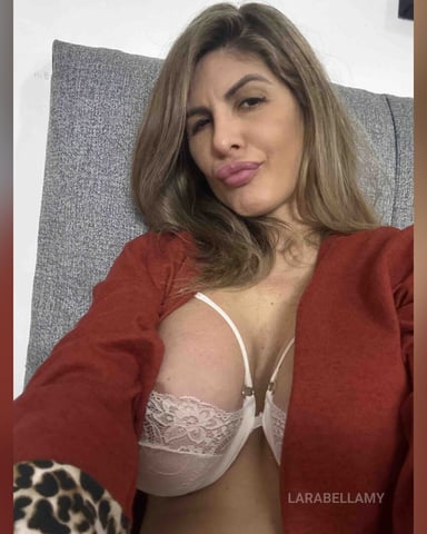 LaraBellamy Foto