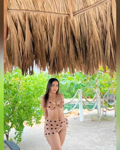 LunaRoselle photo