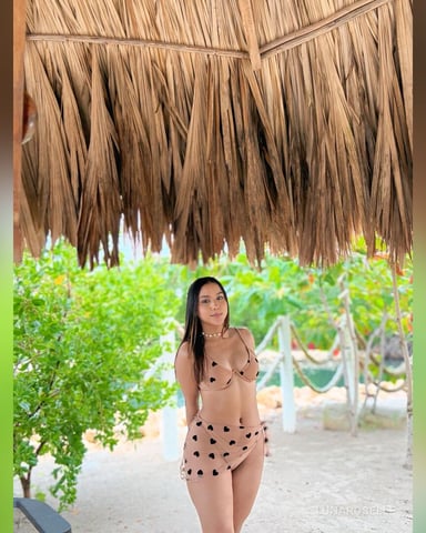 LunaRoselle photo