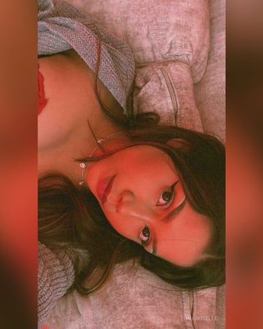 LunaRoselle photo