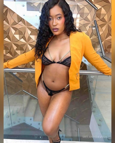 MelanyDavish photo