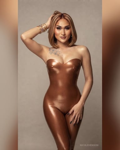NicoleHenson foto