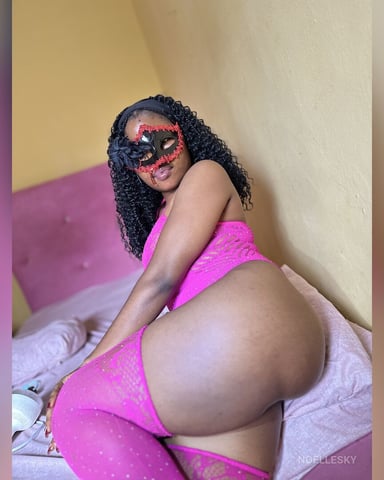 NoelleSky Foto