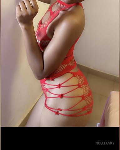 NoelleSky Foto
