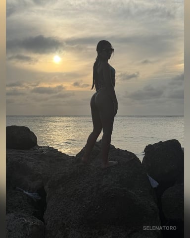 SelenaToro photo