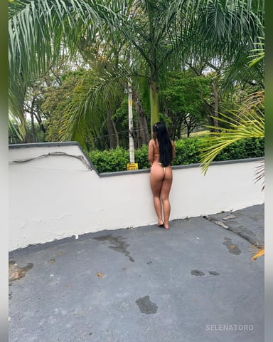 SelenaToro photo