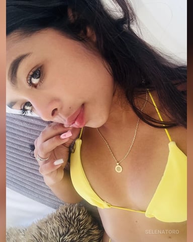 SelenaToro photo