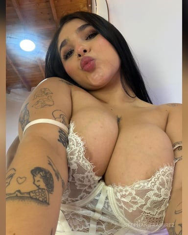 StephanieRamirez foto