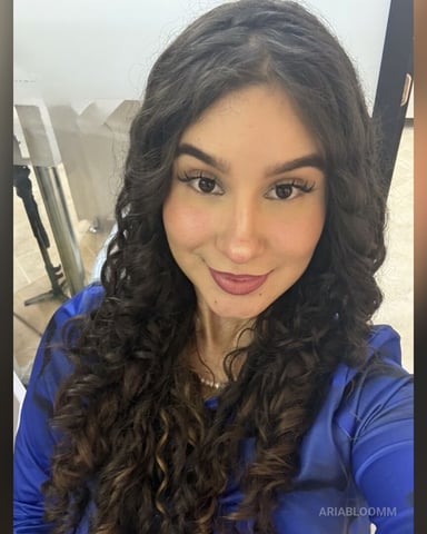 AriaBloomm photo