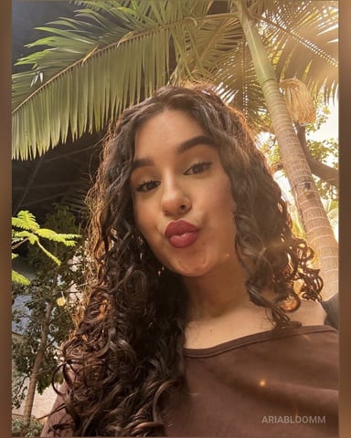 AriaBloomm photo