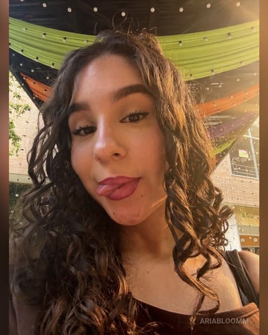 AriaBloomm photo